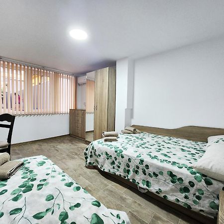 Cosy Apartment With A Sunny Balcony In Varna Exterior foto